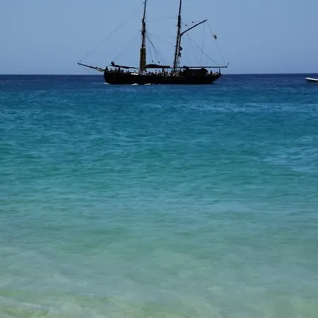 Playa Mirar In Palm Garden 모로델제블
